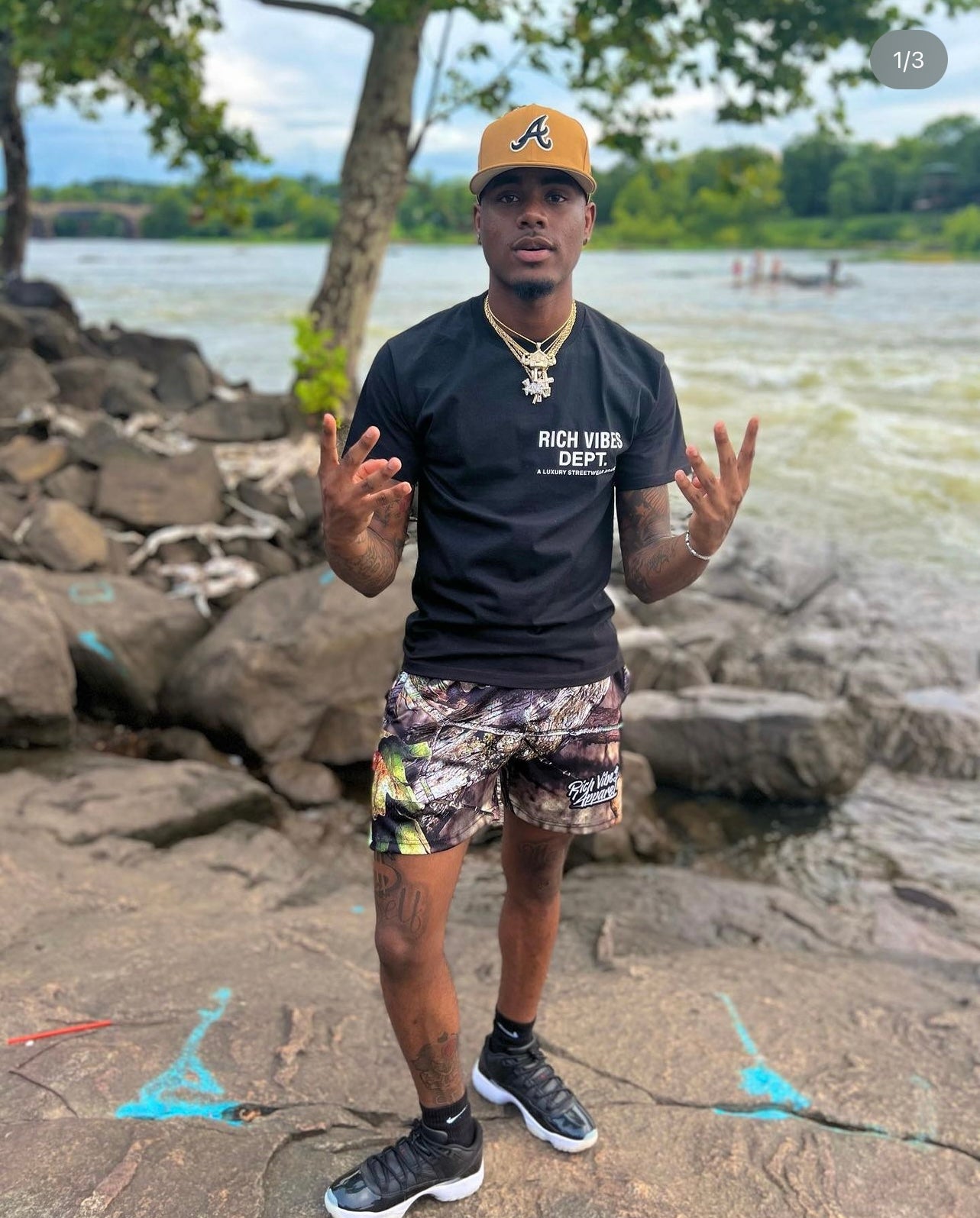 BLACK RICH VIBES DEPT. T-SHIRT🍦 - Rich Vibes Apparel