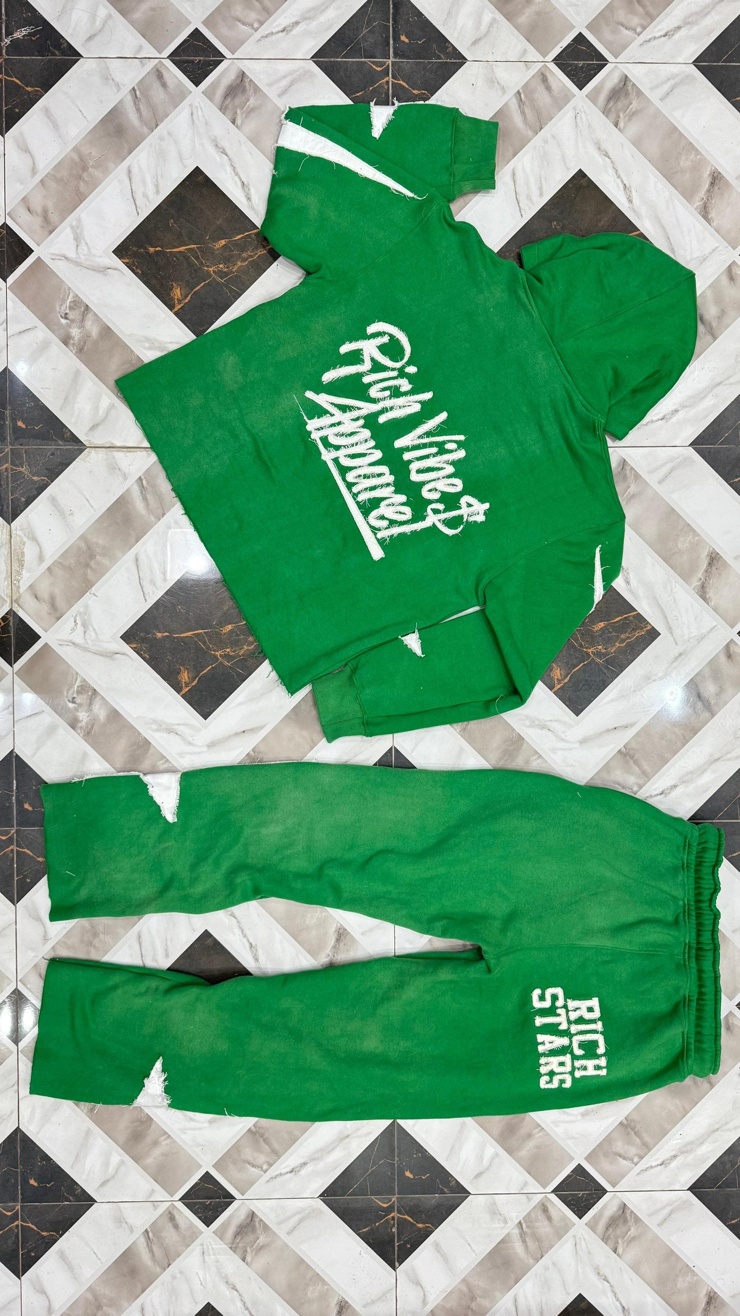 [PRE-ORDER] GREEN “RICH STARS” Distressed Oversized Flared Sets®️