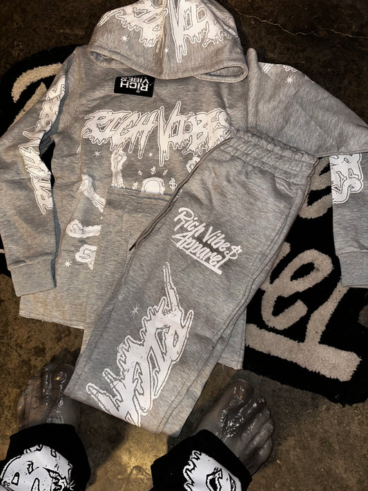 GREY RICH IN SPIRIT SET®️